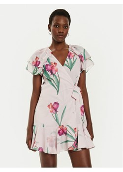 Ted Baker Sukienka koktajlowa 276317 Różowy Regular Fit ze sklepu MODIVO w kategorii Sukienki - zdjęcie 181161751