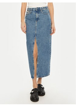 Calvin Klein Jeans Spódnica jeansowa J20J224532 Niebieski Straight Fit ze sklepu MODIVO w kategorii Spódnice - zdjęcie 181162224