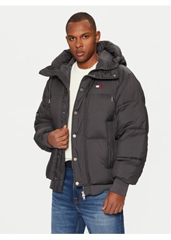 Tommy Jeans Kurtka puchowa DM0DM21145 Szary Regular Fit ze sklepu MODIVO w kategorii Kurtki męskie - zdjęcie 181162723