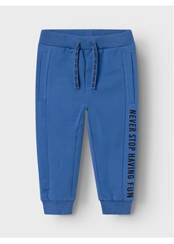 NAME IT Spodnie dresowe Benn 13226395 Niebieski Regular Fit ze sklepu MODIVO w kategorii Spodnie i półśpiochy - zdjęcie 181165064
