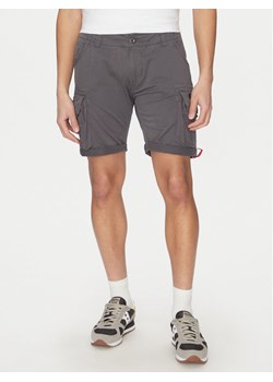 Alpha Industries Szorty materiałowe Crew 176203 Szary Slim Fit ze sklepu MODIVO w kategorii Spodenki męskie - zdjęcie 181168653