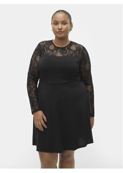 Vero Moda Curve Sukienka koktajlowa 10305860 Czarny Regular Fit ze sklepu MODIVO w kategorii Sukienki - zdjęcie 181171290