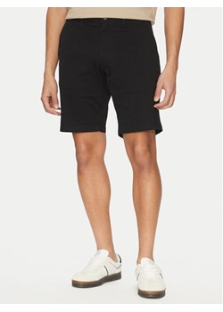 Tommy Hilfiger Szorty materiałowe Harlem MW0MW23568 Czarny Regular Fit ze sklepu MODIVO w kategorii Spodenki męskie - zdjęcie 181171423