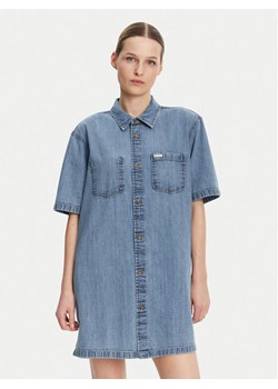 Guess Sukienka jeansowa W5GK99 D5M81 Niebieski Regular Fit ze sklepu MODIVO w kategorii Sukienki - zdjęcie 181171781