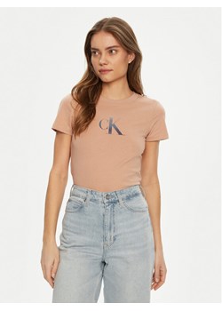 Calvin Klein Jeans T-Shirt Gradient J20J224982 Koralowy Slim Fit ze sklepu MODIVO w kategorii Bluzki damskie - zdjęcie 181172962