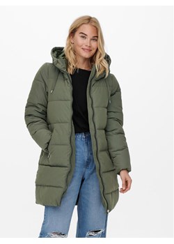 ONLY Kurtka zimowa 15205369 Zielony Regular Fit ze sklepu MODIVO w kategorii Kurtki damskie - zdjęcie 181173381