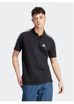 adidas Polo Essentials Piqué Embroidered Small Logo 3-Stripes Polo Shirt IC9310 Czarny Regular Fit ze sklepu MODIVO w kategorii T-shirty męskie - zdjęcie 181174454