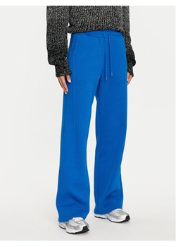 Noisy May Spodnie dresowe Alden 27030632 Niebieski Loose Fit ze sklepu MODIVO w kategorii Spodnie damskie - zdjęcie 181175073