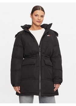 Tommy Jeans Kurtka puchowa Alaska DW0DW18821 Czarny Regular Fit ze sklepu MODIVO w kategorii Kurtki damskie - zdjęcie 181175302