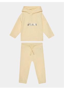 Calvin Klein Jeans Dres Hero Logo IN0IN00143 Beżowy Regular Fit ze sklepu MODIVO w kategorii Dresy dla niemowlaka - zdjęcie 181176121