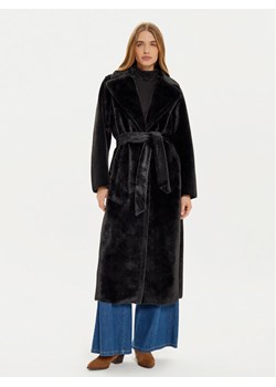 Guess Płaszcz zimowy Ada W4BL02 WGHM0 Czarny Regular Fit ze sklepu MODIVO w kategorii Płaszcze damskie - zdjęcie 181176122