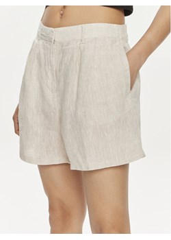Gina Tricot Szorty materiałowe 22174 Beżowy Regular Fit ze sklepu MODIVO w kategorii Szorty - zdjęcie 181177533