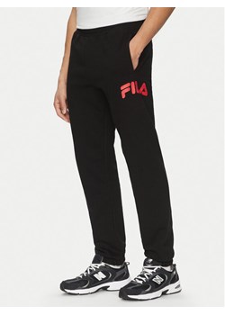 Fila Spodnie dresowe Lagesse FAM0869 Czarny Regular Fit ze sklepu MODIVO w kategorii Spodnie męskie - zdjęcie 181177881
