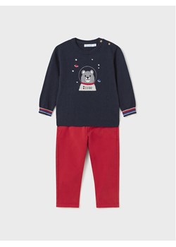 Mayoral Komplet sweter i spodnie materiałowe 2.544 Czerwony Regular Fit ze sklepu MODIVO w kategorii Komplety niemowlęce - zdjęcie 181179373