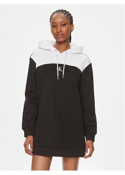 Calvin Klein Jeans Sukienka dzianinowa J20J221410 Czarny Regular Fit ze sklepu MODIVO w kategorii Sukienki - zdjęcie 181180122