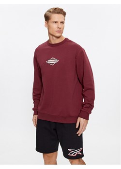 Reebok Bluza Sporting Goods II0680 Czerwony Regular Fit ze sklepu MODIVO w kategorii Bluzy męskie - zdjęcie 181180471