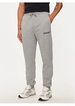 Napapijri Spodnie dresowe M-box Logo NP0A4I32 Szary Regular Fit ze sklepu MODIVO w kategorii Spodnie męskie - zdjęcie 181181431