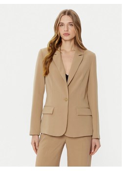 Guess Marynarka W5RN46 WFWX2 Brązowy Regular Fit ze sklepu MODIVO w kategorii Marynarki damskie - zdjęcie 181182043