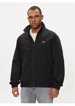 Tommy Jeans Kurtka bomber Essential DM0DM17982 Czarny Regular Fit ze sklepu MODIVO w kategorii Kurtki męskie - zdjęcie 181182214