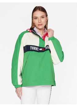 Tommy Jeans Kurtka anorak Chicago DW0DW15343 Kolorowy Relaxed Fit ze sklepu MODIVO w kategorii Kurtki damskie - zdjęcie 181182933