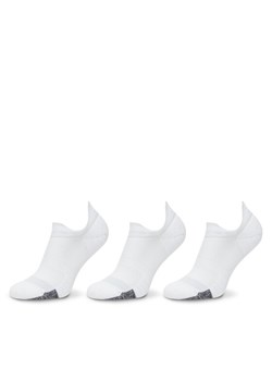 Under Armour Zestaw 3 par niskich skarpet unisex 1387052 Biały ze sklepu MODIVO w kategorii Skarpetki damskie - zdjęcie 181183043