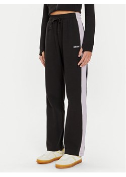 Ellesse Spodnie dresowe Schmitten SGX20913 Czarny Regular Fit ze sklepu MODIVO w kategorii Spodnie damskie - zdjęcie 181183391