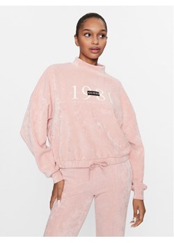 Guess Bluza Aleta V3BQ00 KBC00 Różowy Regular Fit ze sklepu MODIVO w kategorii Bluzy damskie - zdjęcie 181184221