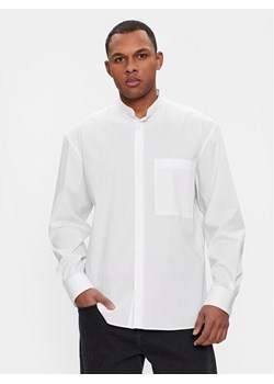 Calvin Klein Koszula Modern K10K111736 Biały Slim Fit ze sklepu MODIVO w kategorii Koszule męskie - zdjęcie 181184804