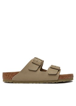 Birkenstock Klapki Arizona Birko-Flor 1027704 Khaki ze sklepu MODIVO w kategorii Klapki męskie - zdjęcie 181185030