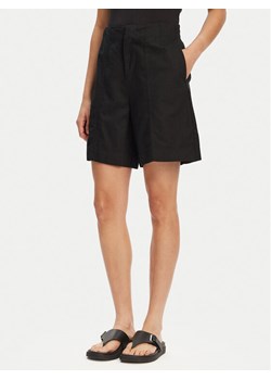 Calvin Klein Jeans Bermudy J20J225219 Czarny Relaxed Fit ze sklepu MODIVO w kategorii Szorty - zdjęcie 181186213