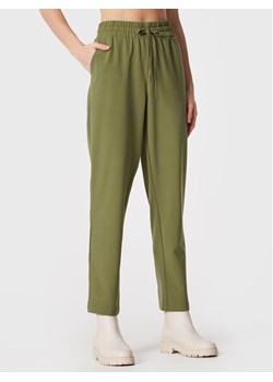 Moss Copenhagen Spodnie materiałowe Kesia 16940 Zielony Relaxed Fit ze sklepu MODIVO w kategorii Spodnie damskie - zdjęcie 181187500
