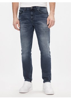 Tommy Jeans Jeansy Austin Slim Tprd Ah5168 DM0DM18163 Granatowy Slim Fit ze sklepu MODIVO w kategorii Jeansy męskie - zdjęcie 181188013