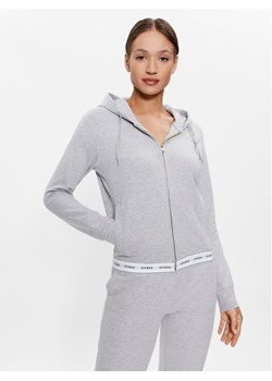 Guess Bluza O3YQ00 KBS91 Szary Regular Fit ze sklepu MODIVO w kategorii Bluzy damskie - zdjęcie 181188364