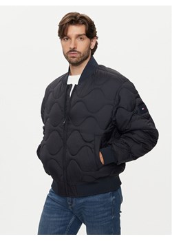 Tommy Hilfiger Kurtka bomber MW0MW37341 Granatowy Regular Fit ze sklepu MODIVO w kategorii Kurtki męskie - zdjęcie 181188382