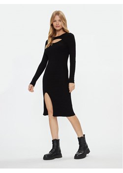 ONLY Sukienka dzianinowa 15307302 Czarny Regular Fit - id: 0000303067861 - marki ONLY - 181188540 ONLY Sukienka dzianinowa 15307302 Czarny Regular Fit ze sklepu MODIVO w kategorii Sukienki - zdjęcie 181188540