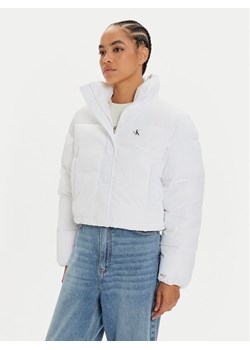 Calvin Klein Jeans Kurtka zimowa J20J224615 Biały Regular Fit ze sklepu MODIVO w kategorii Kurtki damskie - zdjęcie 181190444