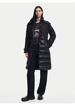 Desigual Kurtka zimowa Estocolmo 24WWEW92 Czarny Regular Fit ze sklepu MODIVO w kategorii Kurtki damskie - zdjęcie 181191123