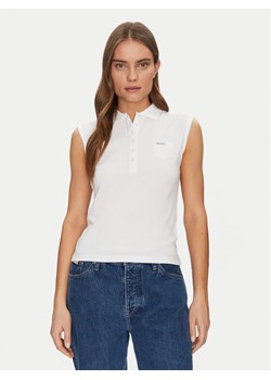 Guess Polo W5GP24 KCYR1 Biały Regular Fit ze sklepu MODIVO w kategorii Bluzki damskie - zdjęcie 181191282