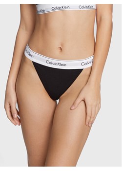 Calvin Klein Underwear Stringi 000QF7013E Czarny ze sklepu MODIVO w kategorii Majtki damskie - zdjęcie 181191722