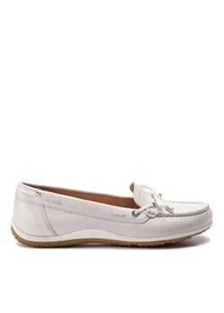 Geox Mokasyny D Vega Moc B D92DNB 043BC C1002 Biały ze sklepu MODIVO w kategorii Mokasyny damskie - zdjęcie 181192212