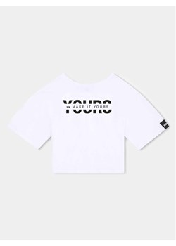 DKNY T-Shirt D35T18 S Biały Regular Fit ze sklepu MODIVO w kategorii T-shirty chłopięce - zdjęcie 181192350