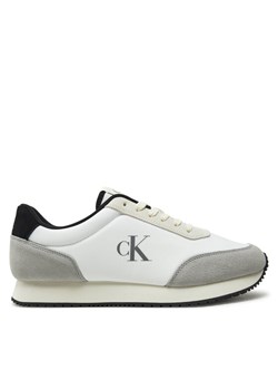 Calvin Klein Jeans Sneakersy Retro Runner Iconic Snk YM0YM01119 Biały ze sklepu MODIVO w kategorii Buty sportowe męskie - zdjęcie 181192614