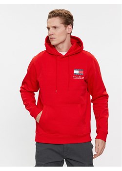Tommy Jeans Bluza Essential Flag DM0DM18418 Czerwony Regular Fit ze sklepu MODIVO w kategorii Bluzy męskie - zdjęcie 181193342