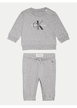 Calvin Klein Jeans Dres Monogram IN0IN00017 Szary Regular Fit ze sklepu MODIVO w kategorii Dresy dla niemowlaka - zdjęcie 181193443