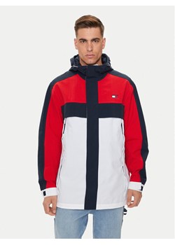 Tommy Jeans Parka Archive DM0DM19477 Czerwony Relaxed Fit ze sklepu MODIVO w kategorii Parki męskie - zdjęcie 181193530