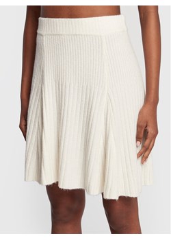 Guess Spódnica mini Lise W2BD51 Z2QA0 Biały Regular Fit ze sklepu MODIVO w kategorii Spódnice - zdjęcie 181194002
