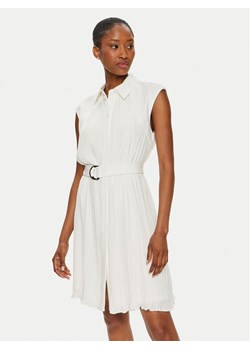 DKNY Sukienka koszulowa DD4A1538 Écru Regular Fit ze sklepu MODIVO w kategorii Sukienki - zdjęcie 181194173