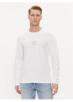Calvin Klein Longsleeve Line Logo K10K112483 Biały Regular Fit ze sklepu MODIVO w kategorii T-shirty męskie - zdjęcie 181195731