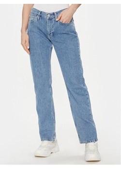 Calvin Klein Jeans Jeansy Low Rise Straight J20J222439 Niebieski Straight Fit ze sklepu MODIVO w kategorii Jeansy damskie - zdjęcie 181196532