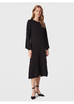 United Colors Of Benetton Sukienka dzianinowa 1244DV00I Czarny Relaxed Fit - id: 0000301273530 - marki United Colors Of Benetton - 181196683 United Colors Of Benetton Sukienka dzianinowa 1244DV00I Czarny Relaxed Fit ze sklepu MODIVO w kategorii Sukienki - zdjęcie 181196683